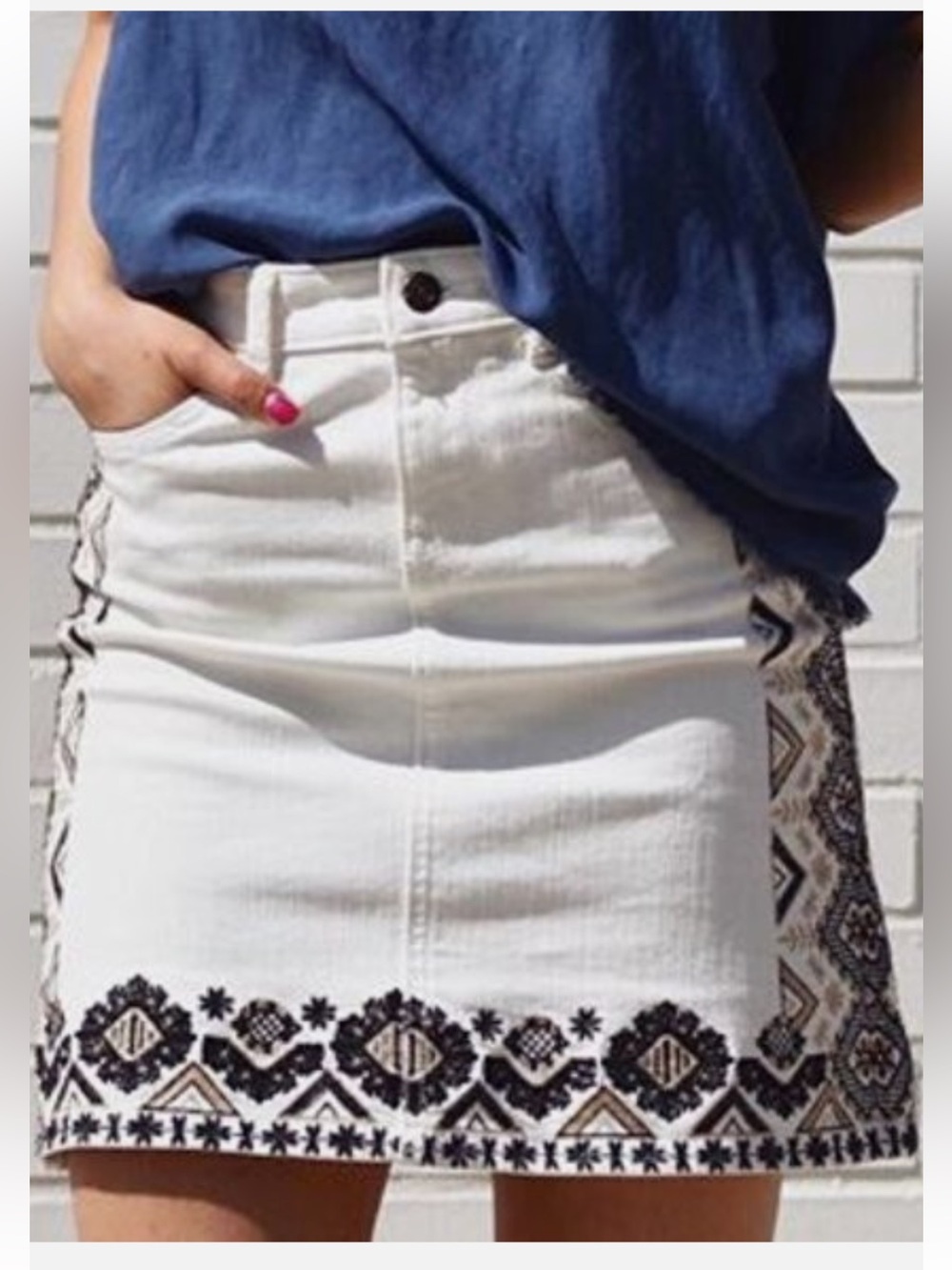 PILCRO Anthropologie EMBROIDERED stretch DENIM skirt WHITE BLACK TAN size 10